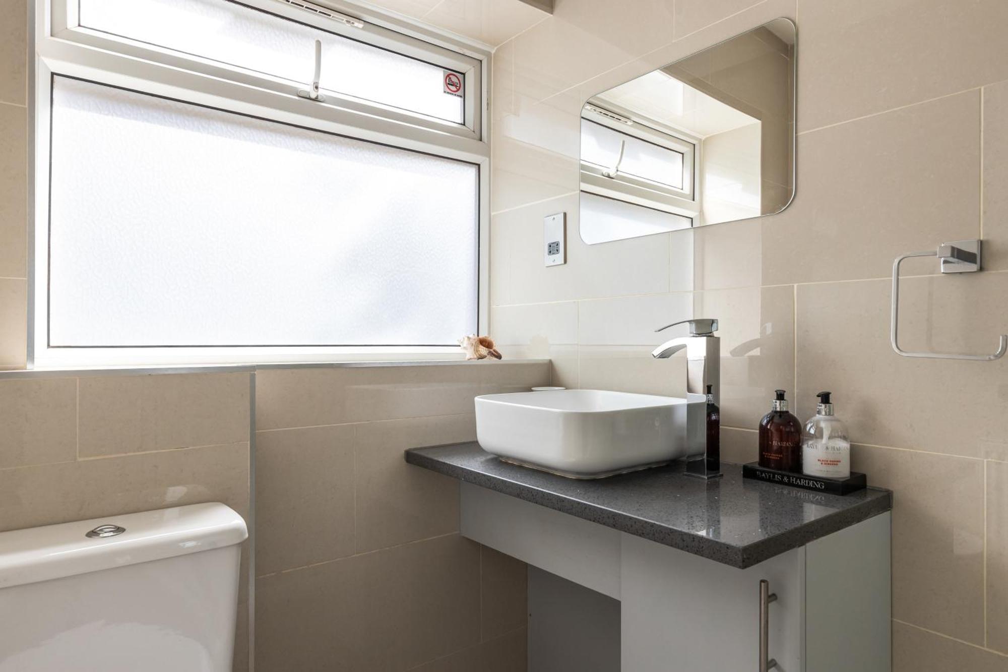 King Studio Apartment With Garden And Parking Илинг Экстерьер фото