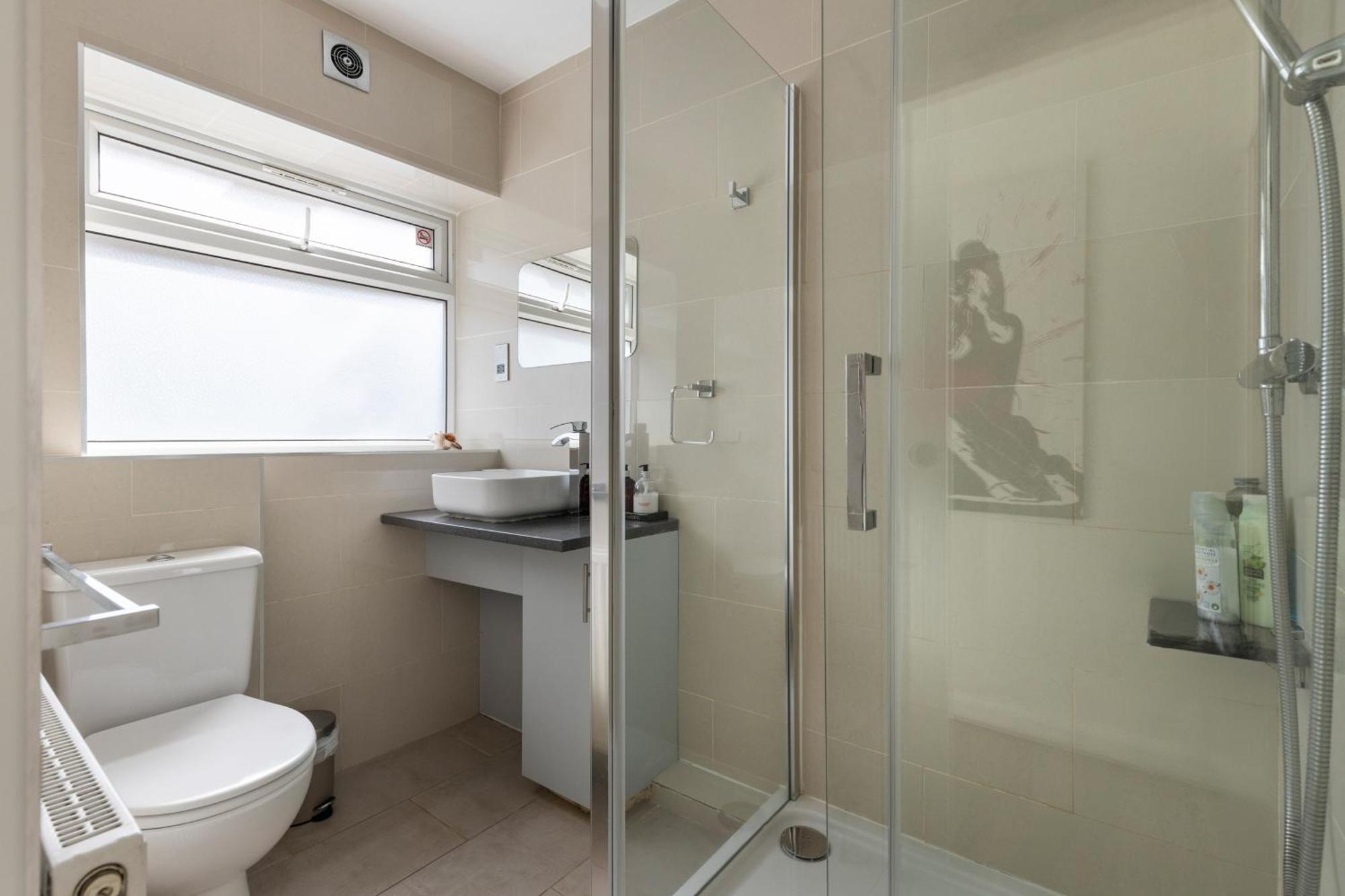 King Studio Apartment With Garden And Parking Илинг Экстерьер фото